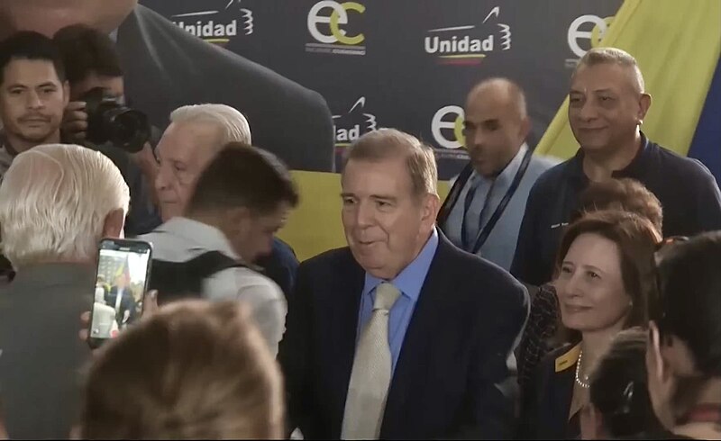 Fiscalía de Venezuela dicta orden de arresto contra Edmundo González Urrutia, presidente electo del país como represalia por incautación del avión presidencial