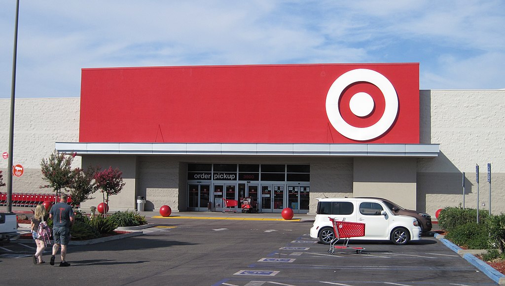 Target reducirá los precios de más de 2,000 artículos para ayudar a las familias a tener unas felices fiestas