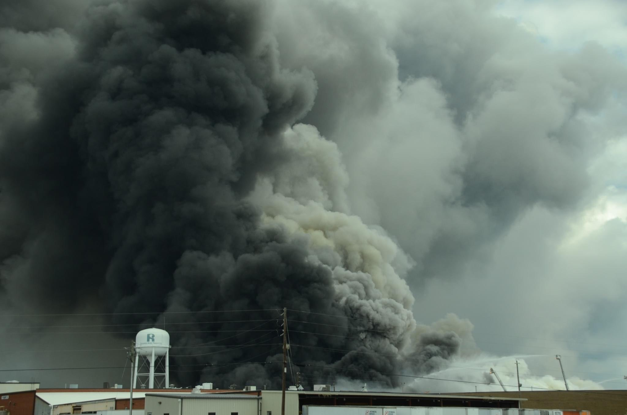 Condado de Rockdale presenta una demanda federal contra BioLab tras el incendio de la planta de Conyers