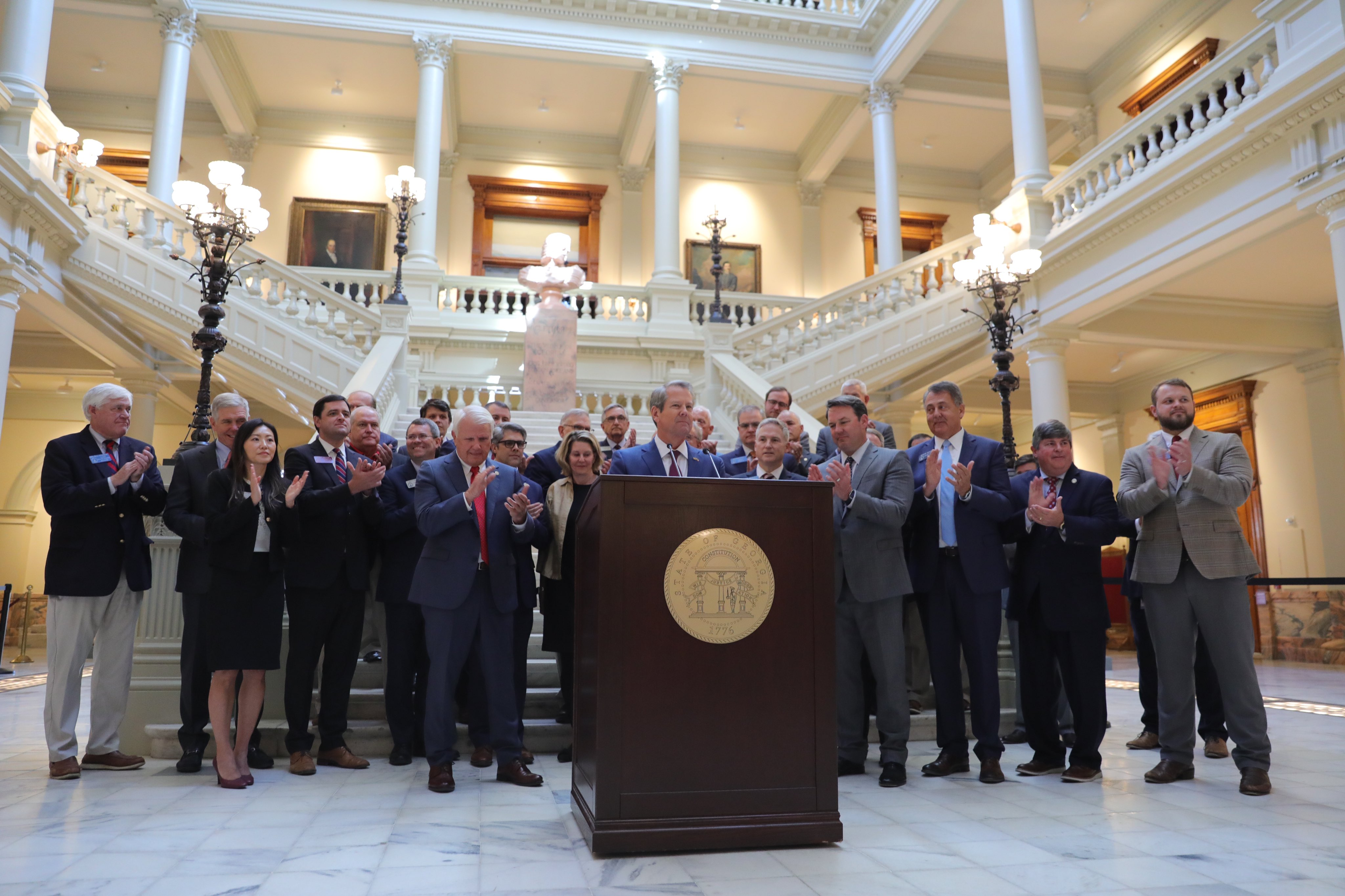 Gobernador Brian Kemp anuncia 3er. reembolso especial de impuestos para los residentes de #Georgia