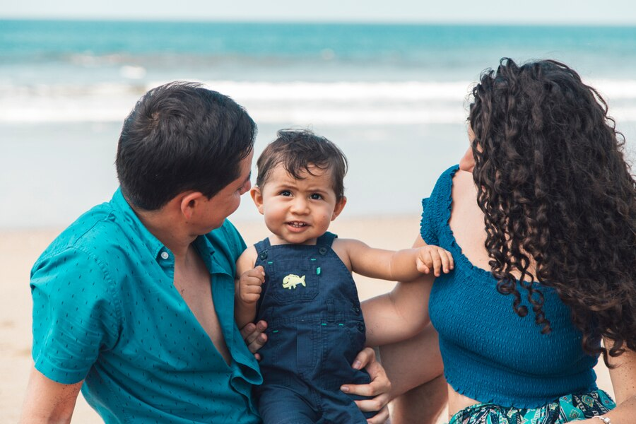 Día Mundial del Niño: 1 de cada 4 niños hispanos tienen 1 papá inmigrante