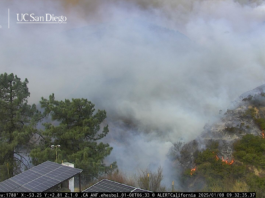 Incendios en California: Miles de acres arrasados, mientras miles intentan huir dejando atrás lo que llamaban hogar