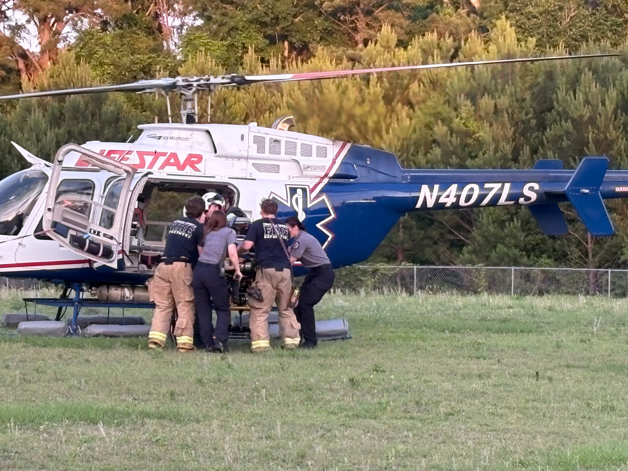 2 niños resultan gravemente quemados tras incendio en el Condado de Chatham. Ambos tuvieron que ser trasladados en helicóptero